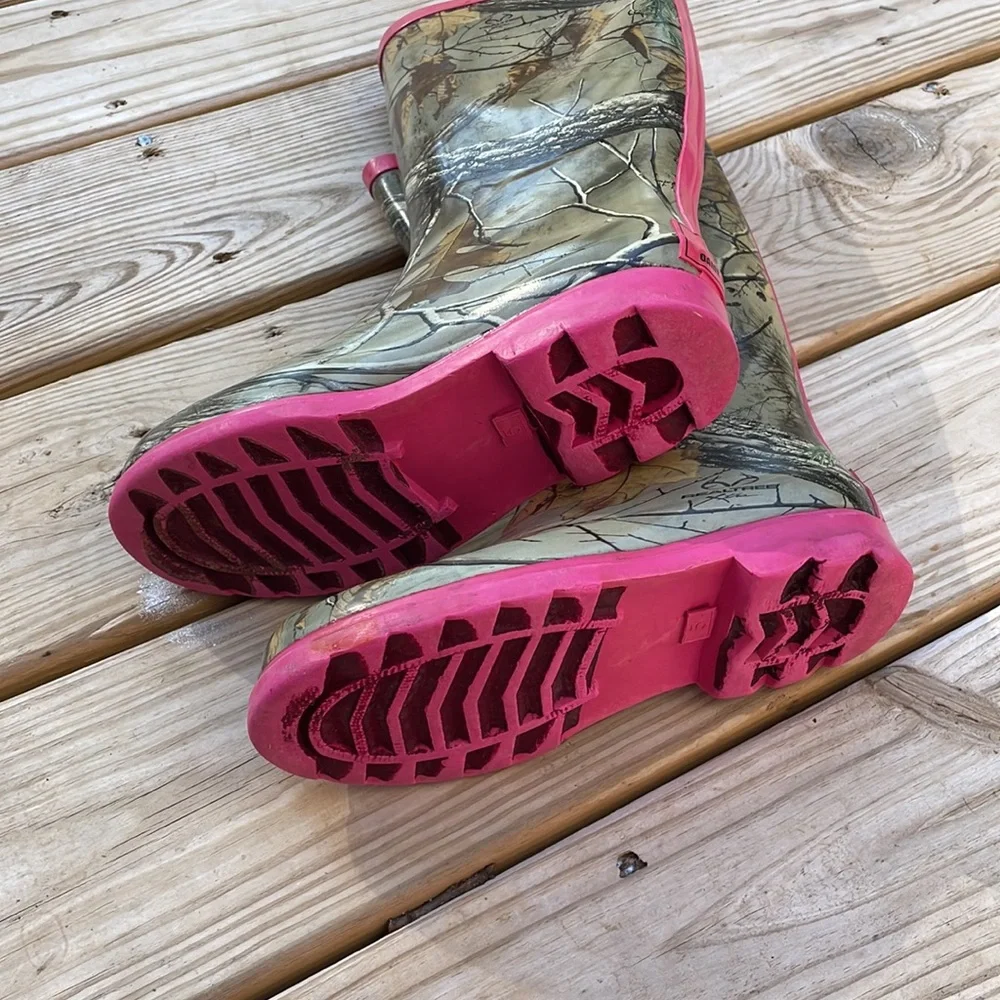 Game Winner Women's Waterproof Camouflage Rain Boots Pink Trim Size 5